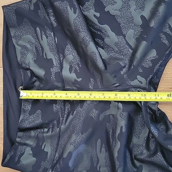 Ar-33 Mid Rise Legging in Black Camo Pattern XL - Picture 8 of 8
